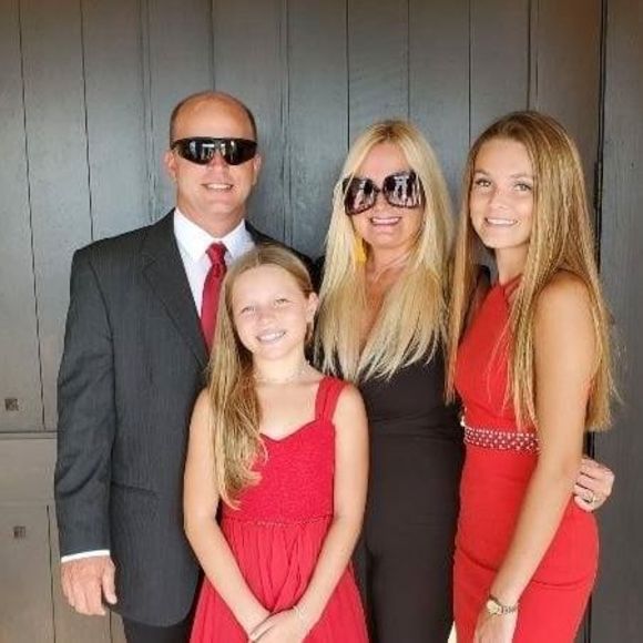 Meet your Posher, April - Picture 1 of 1